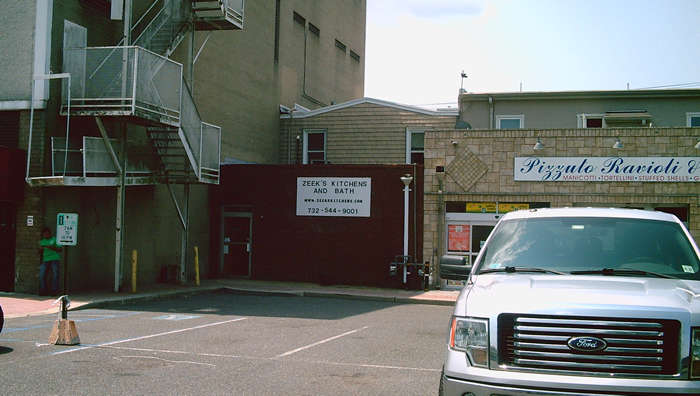 Parking at Zeeks